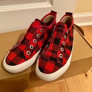 Blowfish Red Plaid Slip On Shoes Size 7.5